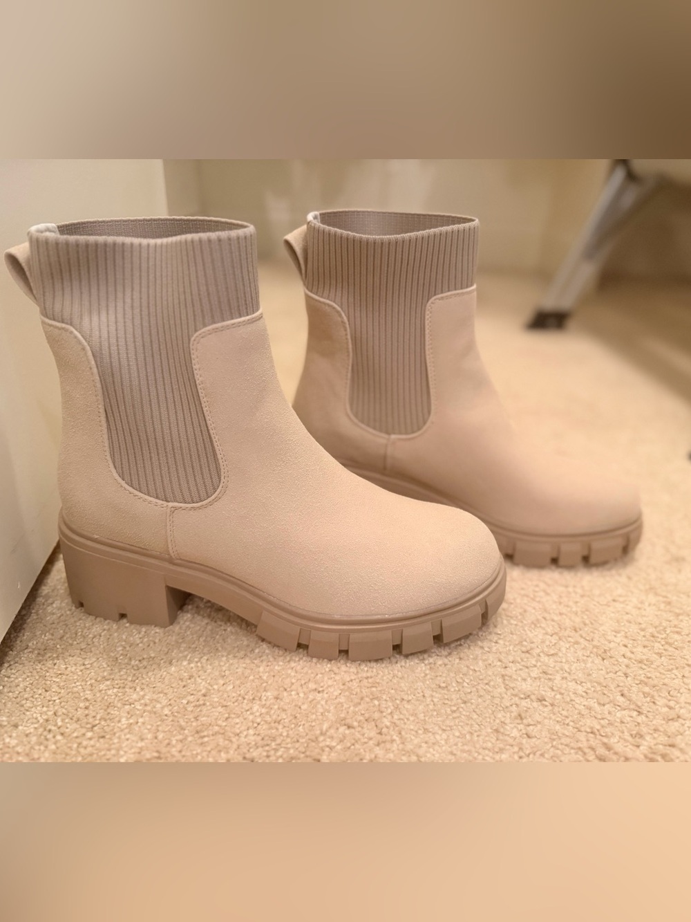Suede Women's Ankle Boots - Beige Knit Chelsea